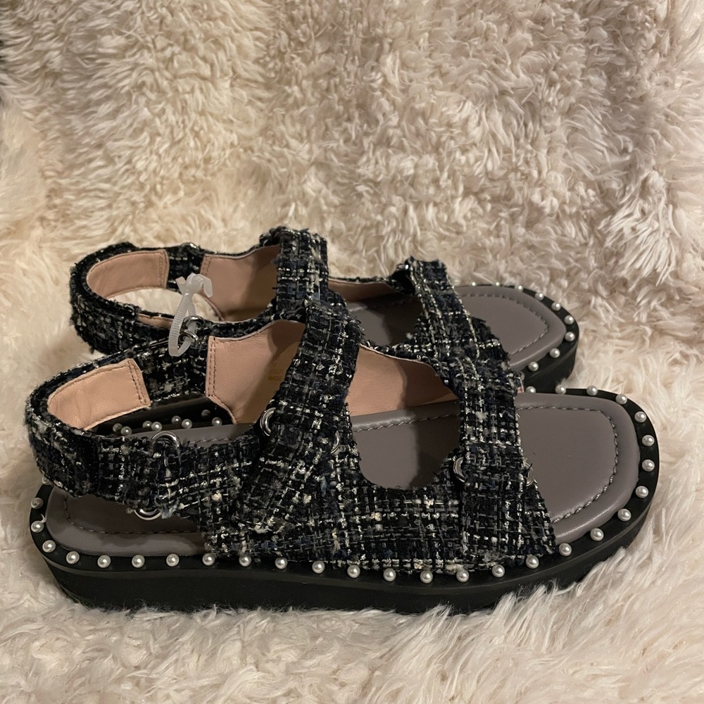 Stuart Weitzman
Women's Zoe Lift Slingback Sandals